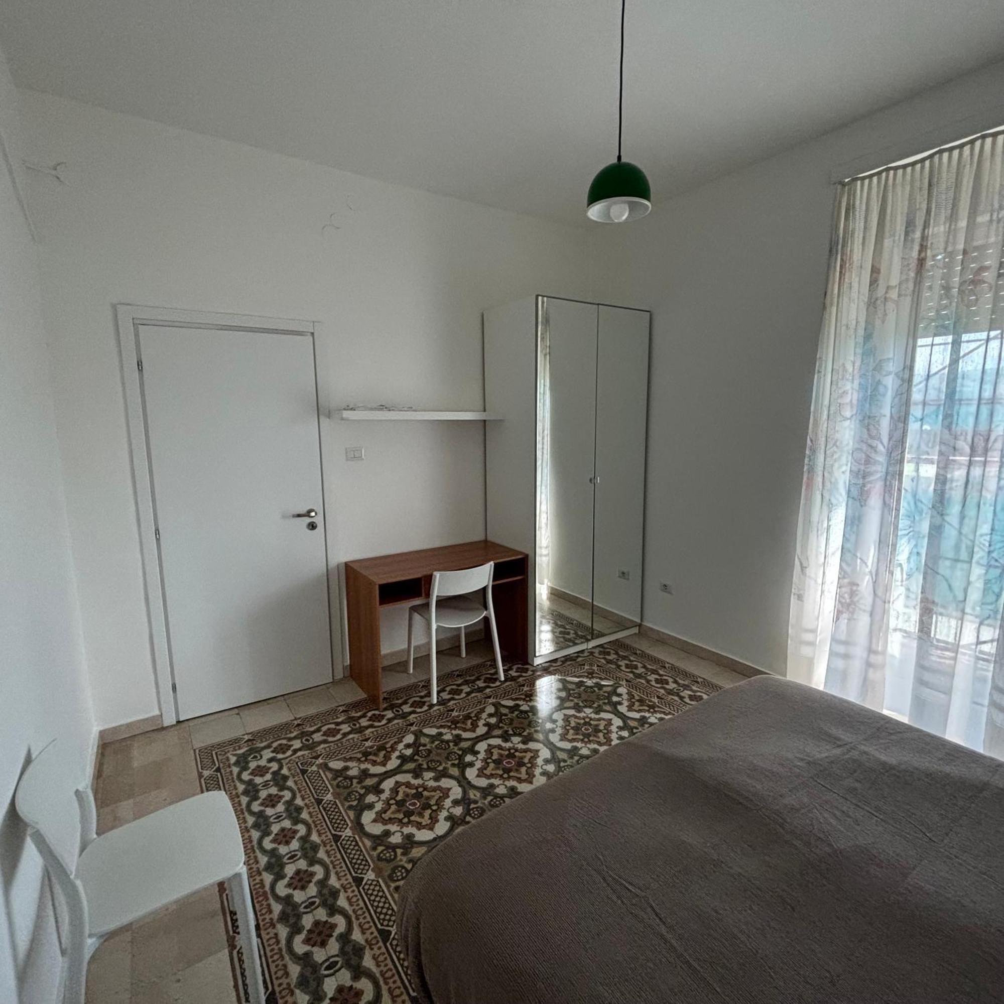 Essential Room & Parking In Centro Citta Con Parcheggio Privato E Wifi Потенца Екстериор снимка